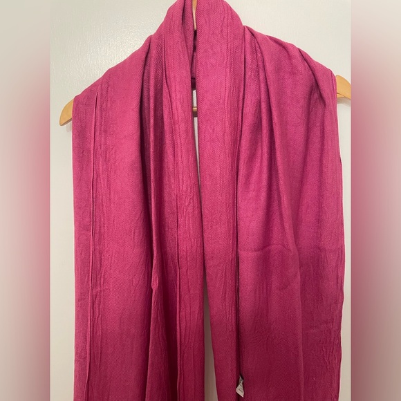 le chateau Accessories - LE CHATEAU: Scarf